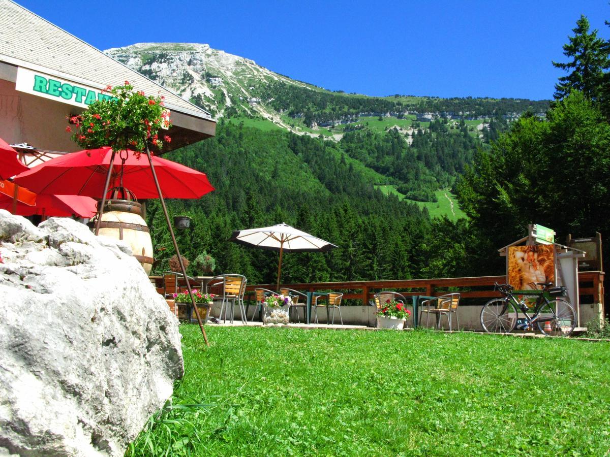 Hotel Cartusia Sarcenas Exterior photo